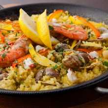 Seafood paella