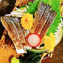 Seared marinated mackerel sashimi