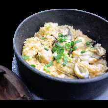 Kamameshi with Oyster and Hard Clam