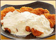 Fried chicken with vinegar and tartar sauce