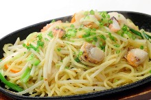 Yakisoba noodles