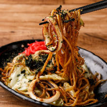 Squid yakisoba noodles
