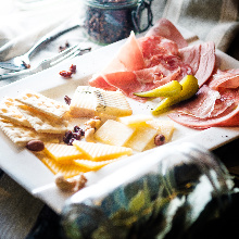 Assorted cheese and prosciutto