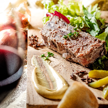 Pate de campagne (French country-style pate) Pate de campagne (French country-style pate)