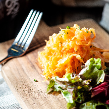 Grated carrot salad