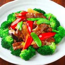 Stir-fried beef with oyster sauce