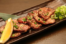 Grid-grilled beef tongue