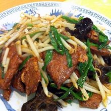 Stir-fried liver and garlic chives