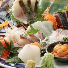 Assorted sashimi