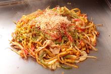 Yakisoba noodles with sauce