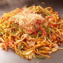 Yakisoba noodles with sauce