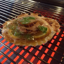 Grilled scallop with butter