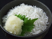 Baby sardine rice bowl