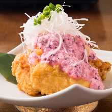 Fried chicken with vinegar and tartar sauce