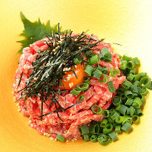 Seared wagyu beef tartare