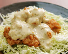 Fried chicken with vinegar and tartar sauce