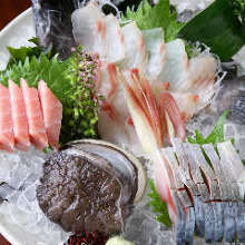 Assorted sashimi