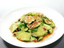 Spicy pounded cucumber
