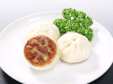 Xiaolongbao (soup dumplings)
