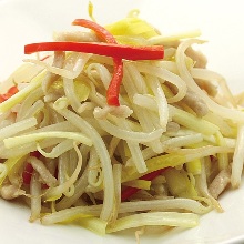 Stir-fried bean sprouts