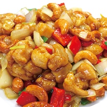 Stir-fried chicken and cashew nuts