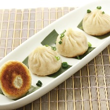 Xiaolongbao (soup dumplings)