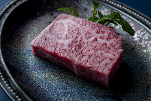 Thickly-sliced sirloin