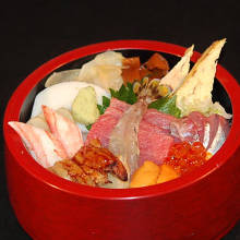 Chirashi sushi