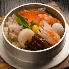 Gomoku kamameshi (pot rice)