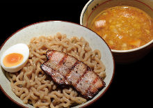 Ramen noodles with dipping sauce