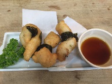 Seaweed-wrapped fried food