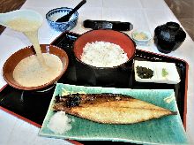 Grilled fish set meal