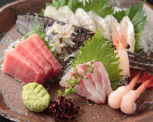 Assorted sashimi