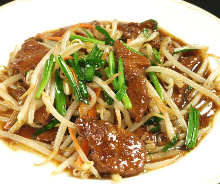 Stir-fried liver and garlic chives