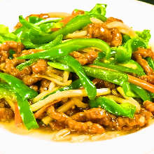 Stir-fried pork and green peppers