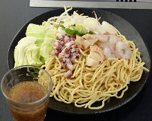 Seafood yakisoba with salt