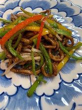 Thinly-sliced, stir-fried beef with green pepper