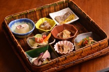 Assorted dishes