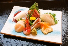 Assorted sashimi