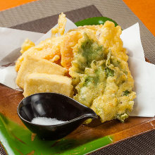 Tempura of seasonal taste