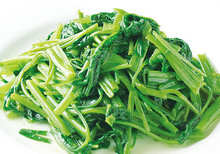 Stir-fried Chinese cabbage and garlic with salt