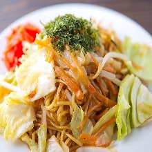 Yakisoba noodles with sauce