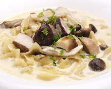 Pasta with cream of porcini mushroom