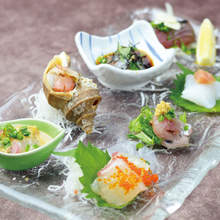 Assorted sashimi