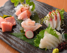 Assorted sashimi