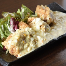 Fried chicken with vinegar and tartar sauce