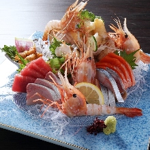 Assorted sashimi