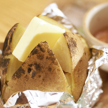 Steamed potatoes with butter