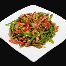 Thinly-sliced, stir-fried beef with green pepper