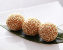 Sesame dumpling